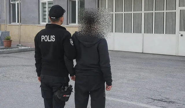 Afyon Polisi, Aranan Şahsı Yakaladı