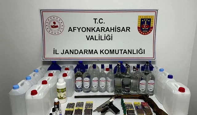 Şuhut'ta Kaçak Alkol Jandarmaya Takıldı