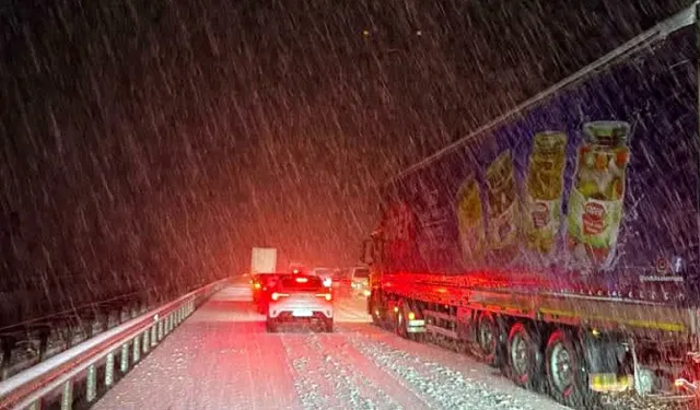 Afyon-Ankara Yolu Kapandı