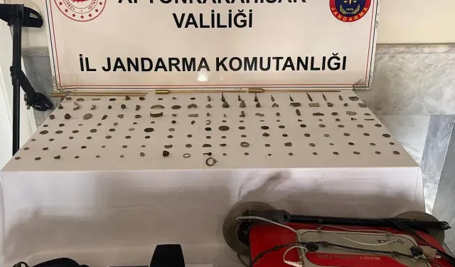 Jandarmadan Define Baskını: Evde Yok Yok!