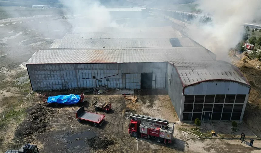 Afyon'da Fabrika Yangını Korkuttu