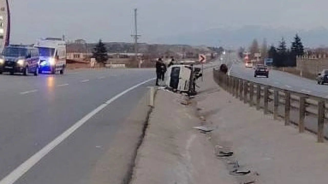 Afyon'da Korkutan Kaza: 5 Yaralı