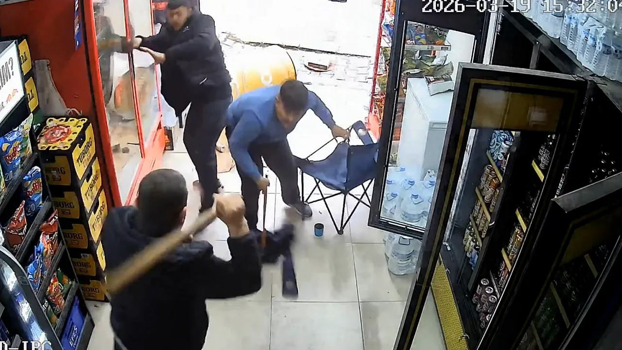 Afyon'daki Bıçaklı, Sopalı Kavga Anları Güvenlik Kamerasında