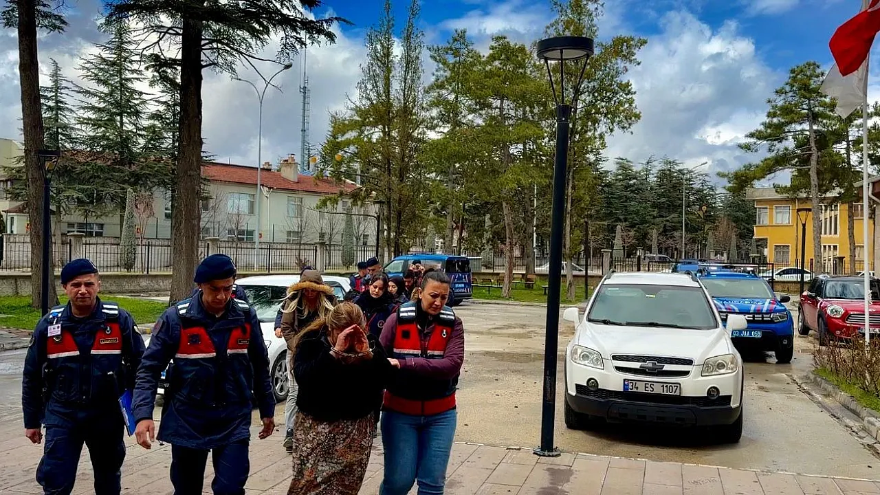 Bohçacı Sandılar, Hırsız Çıktı