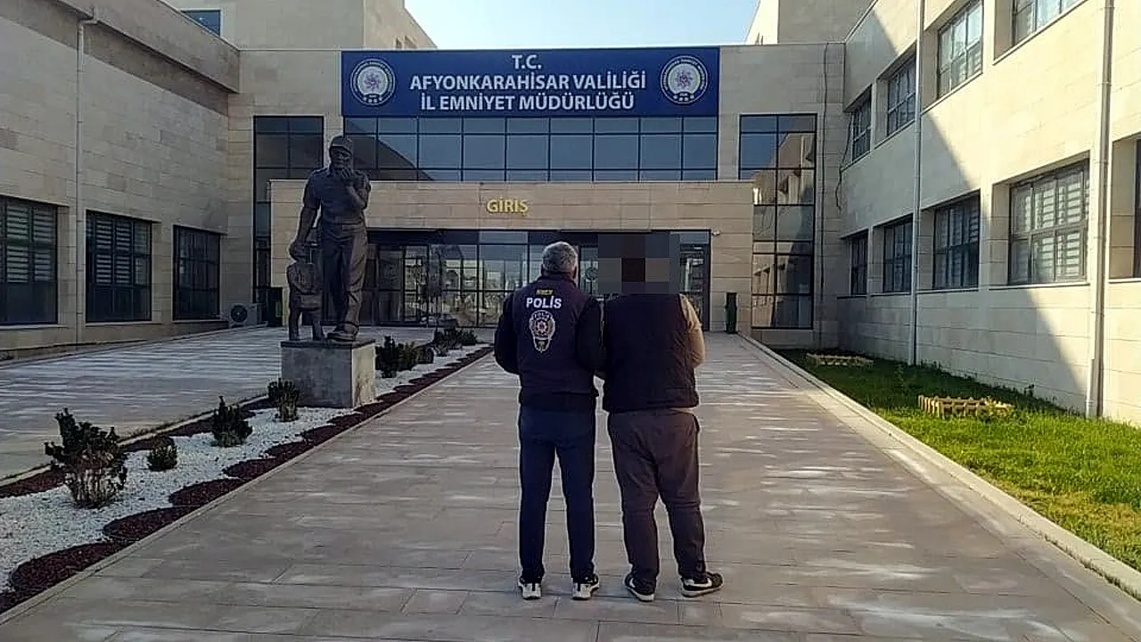 Dolandırıcılıktan Aranıyordu, Yakalandı