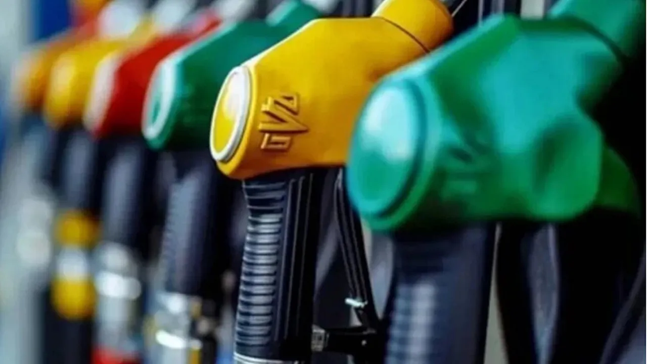 Savaş Akaryakıtı Vurdu: Bir Zam Daha Yolda